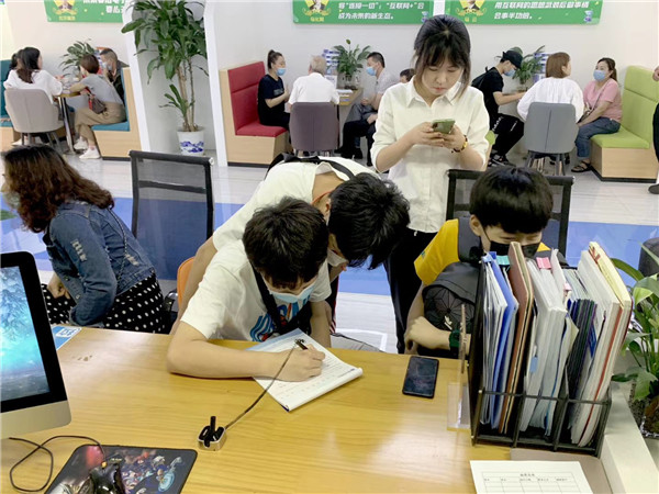 好學校成就好未來，新華電腦學校正在火熱招生中……