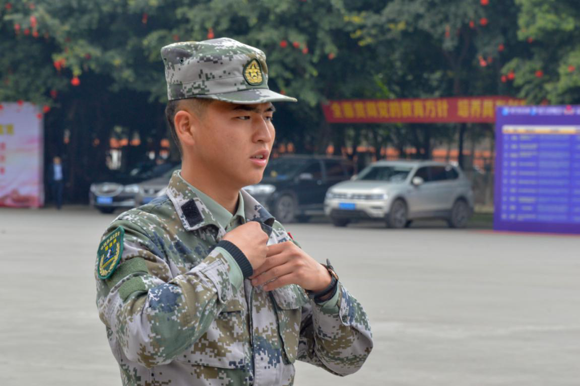 新華“三教三訓”之軍訓|揮灑汗水書寫迷彩青春！