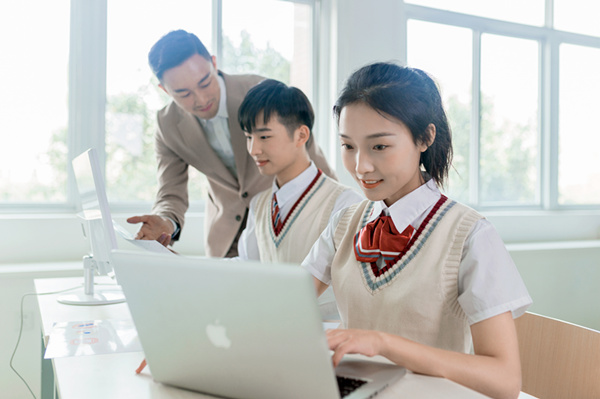 2020女生初中畢業(yè)能干什么？