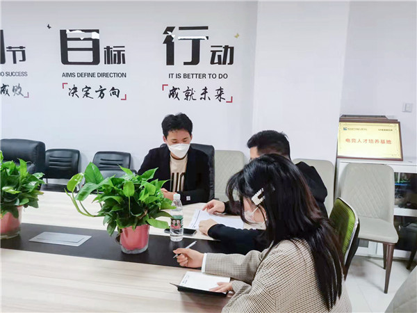 企業(yè)招聘進(jìn)校園，助力學(xué)生高質(zhì)量就業(yè)